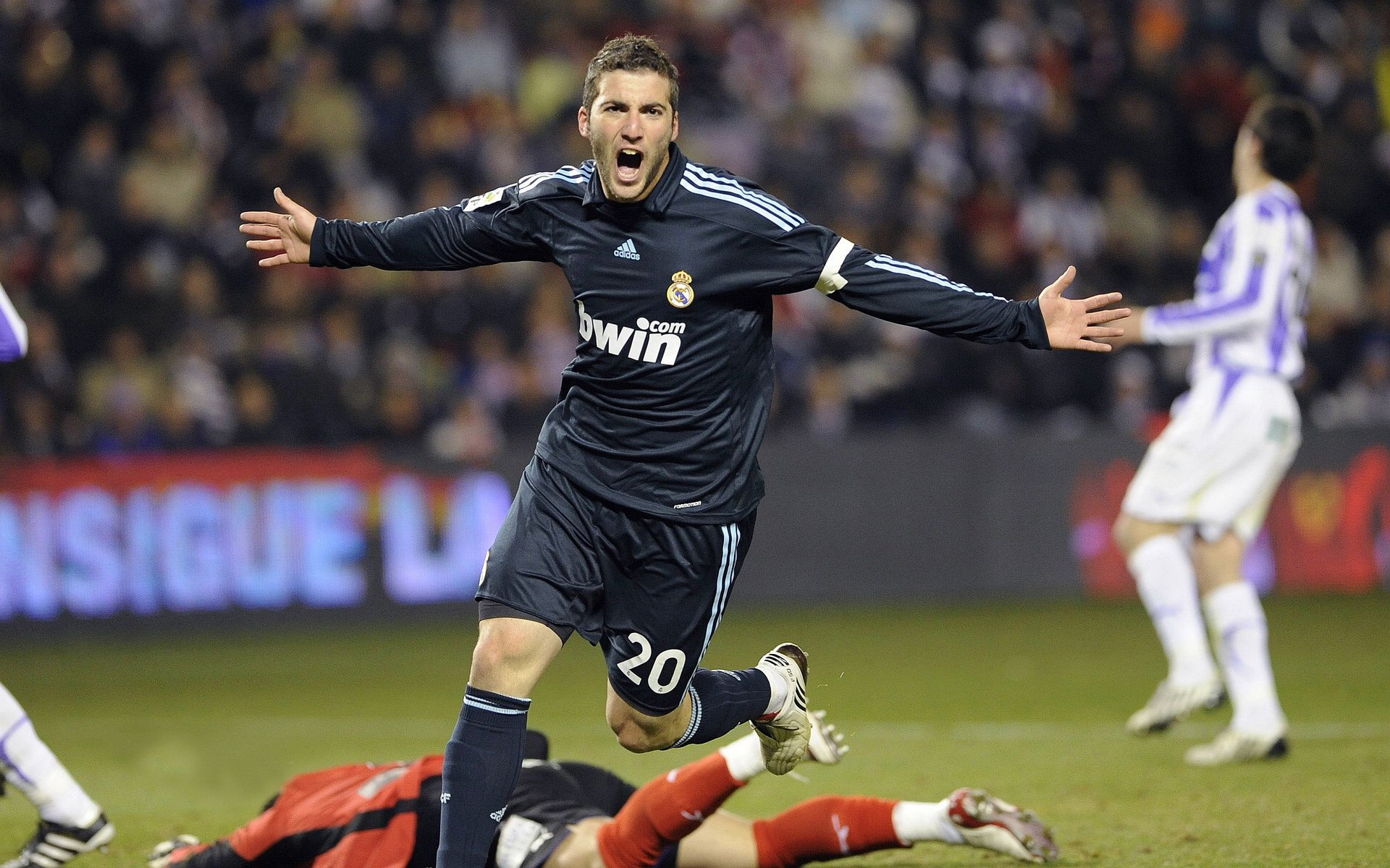 跨界战神，保罗的双面传奇之夜