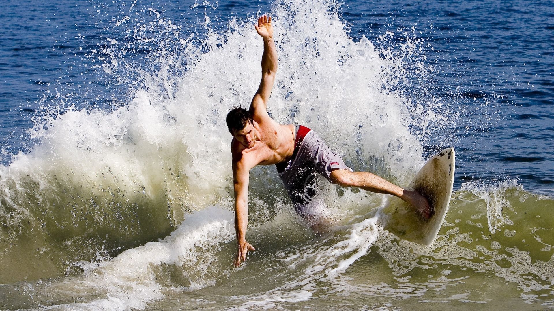 贝蒂斯血拼威尔士，克瓦拉茨赫利亚一剑封喉成关键先生